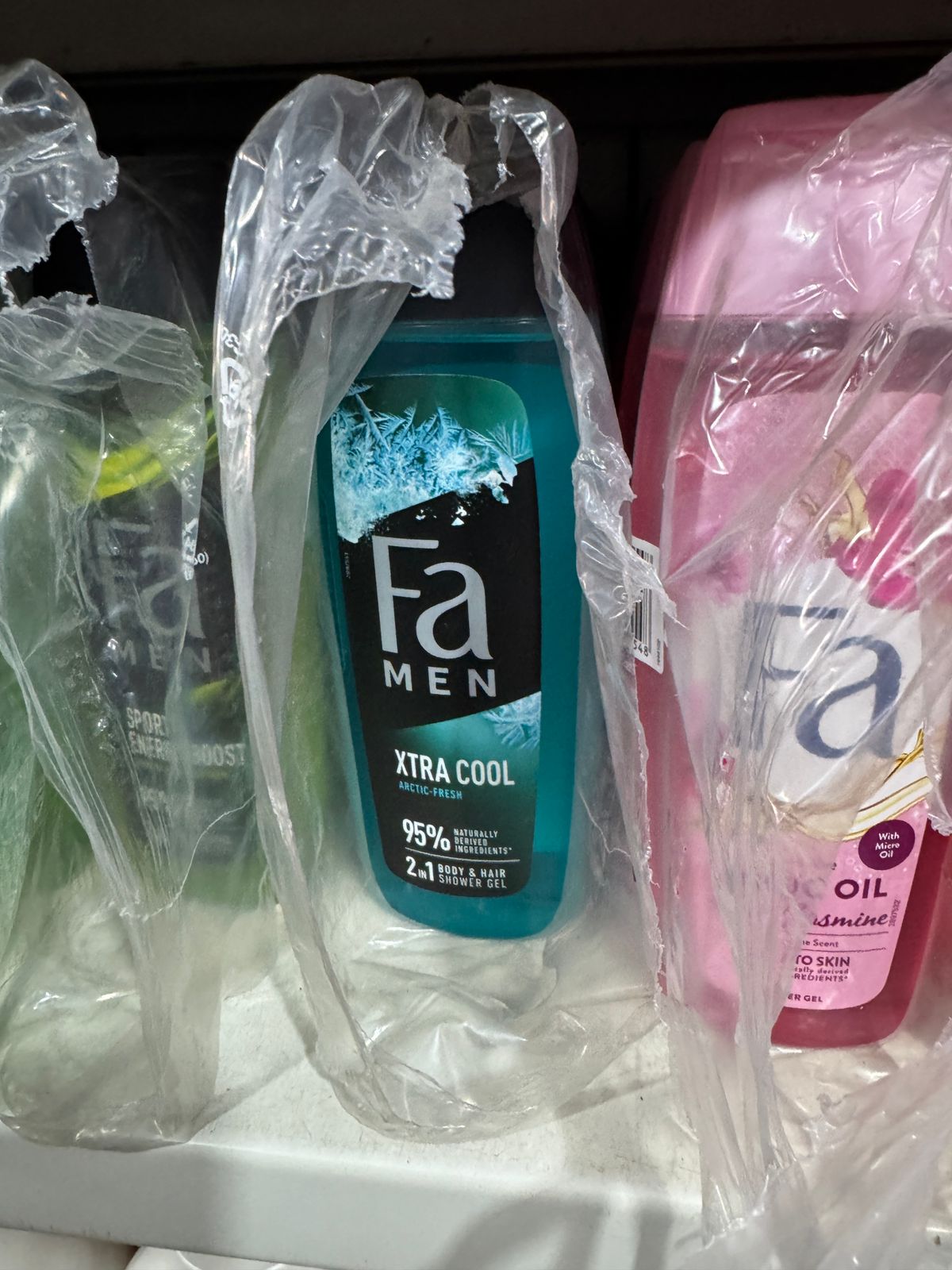 Fa Men Xtra Cool Arctic Fresh 2-in-1 Hair & Body Shower Gel 400ml - 95% Naturally Derived Ingredients