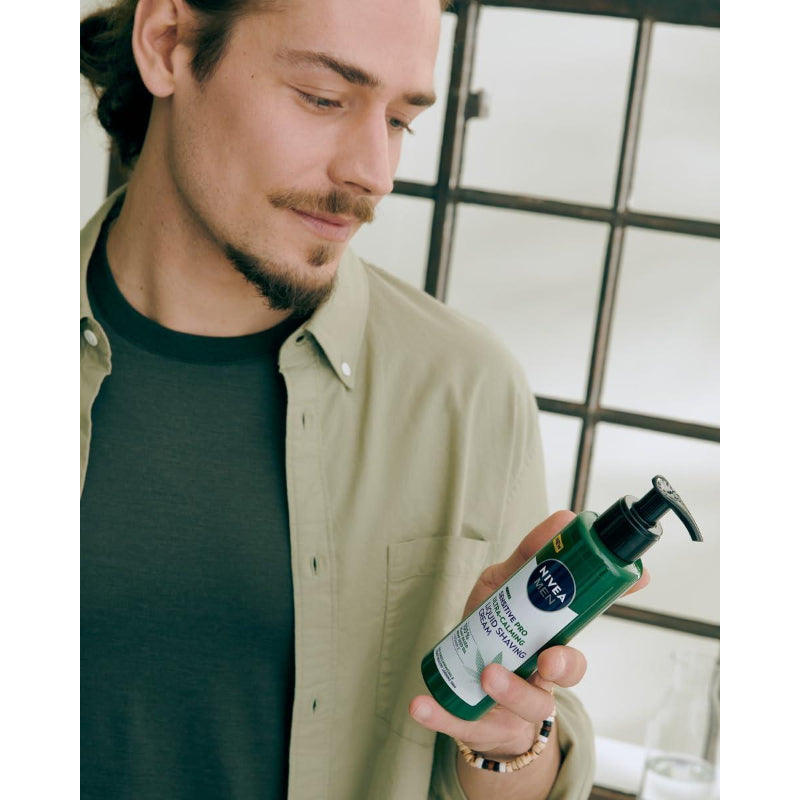 Nivea Men Sensitive Pro Ultra Calming Liquid Shaving Cream 200ml – With 100% Plant-Based Hemp Seed Oil & Vitamin E for Sensit