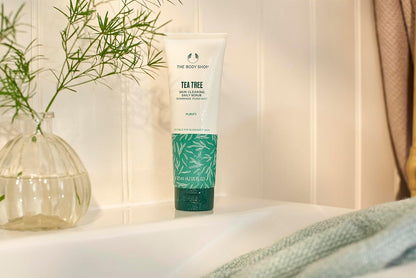 The Body Shop Tea Tree Skin Clearing Daily Face Scrub 125ml