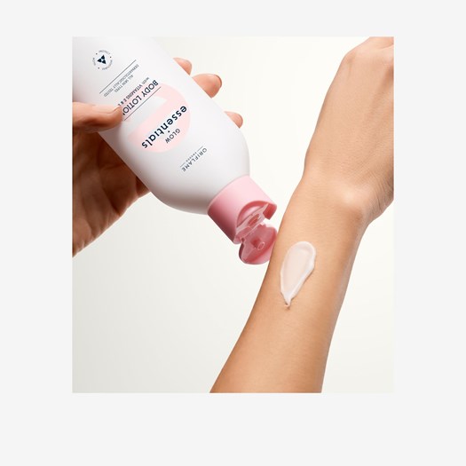 Oriflame Glow Essentials Body Lotion with Vitamin E & B3 250ml
