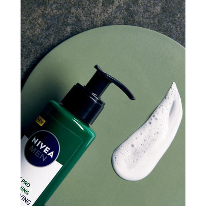 Nivea Men Sensitive Pro Ultra Calming Liquid Shaving Cream 200ml – With 100% Plant-Based Hemp Seed Oil & Vitamin E for Sensit