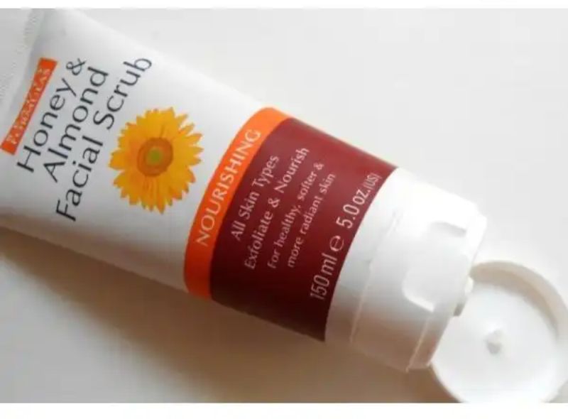 Beauty Formulas Face Scrub Honey & Almond 150ml