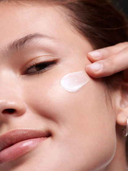 Garnier SkinActive Vitamin C Brightening Day Cream 50ml – Revives Dull Skin & Boosts Natural Glow