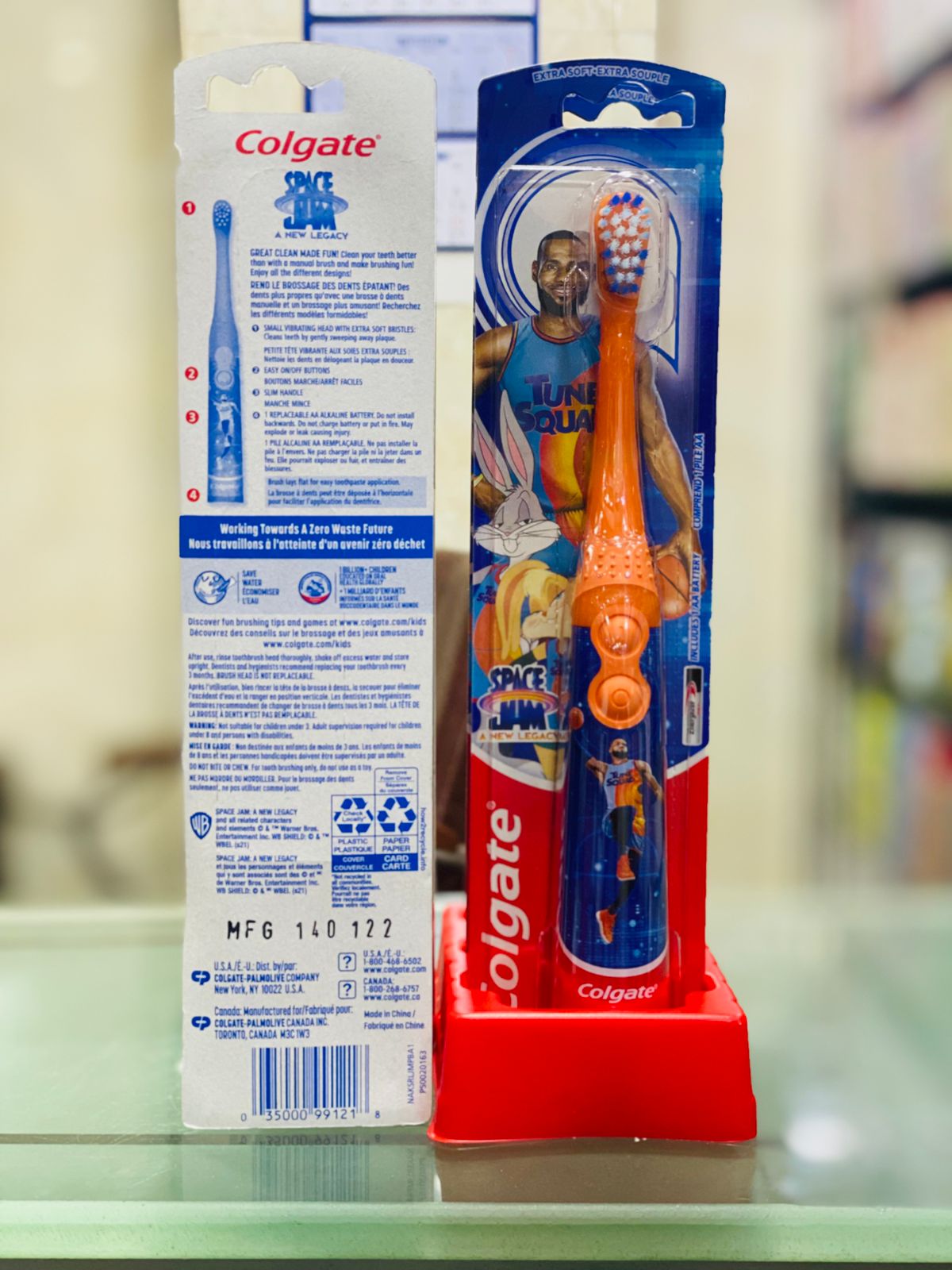 Colgate Kids Space Jam Battery Toothbrush – Includes 1 AA Battery, Fun & Effective Cleaning for Kids