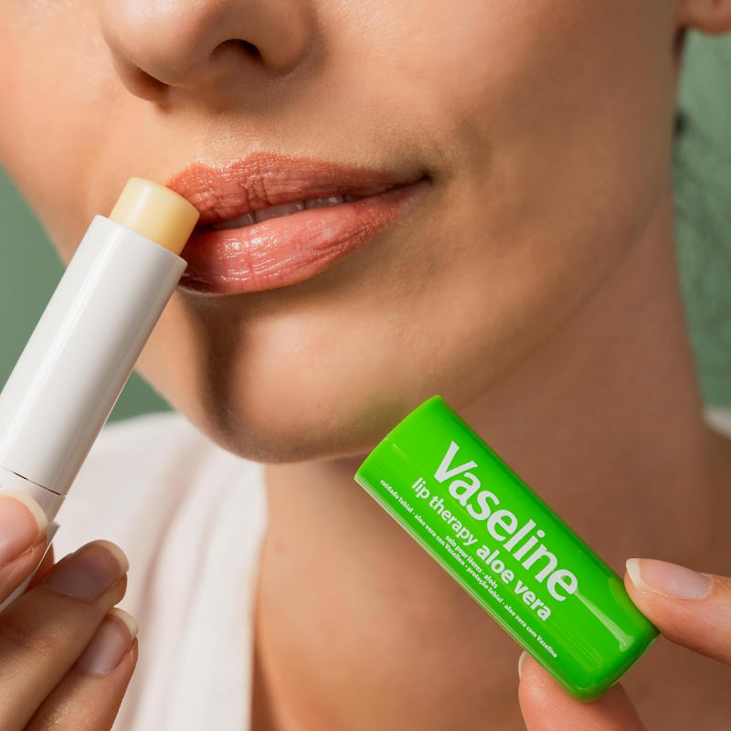 Vaseline Lip Therapy Aloe Vera Lip Balm 4.8g – Hydrating Lip Balm for Soft Smooth Lips, Daily Moisture Care, Dry Lip Protecti