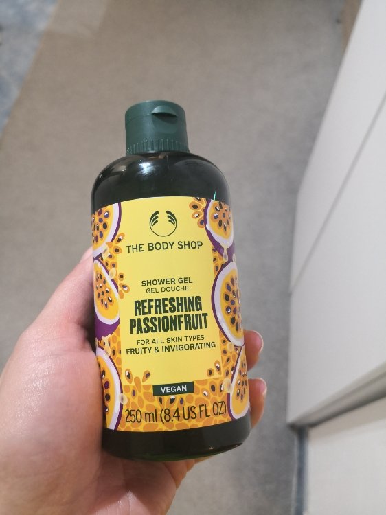 The Body Shop Refreshing Passionfruit Shower Gel