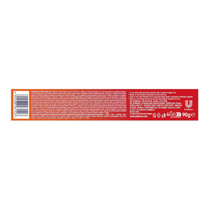 Closeup Everfresh Fluoride Gel Toothpaste Up to 12 Hours Fresh Breath Red Hot 90g