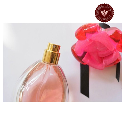 Guess Girl EDT 100ml close-up view of the bottle and flower cap with Vanity Vibes badge